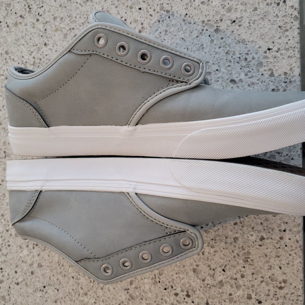 Men's Vans  Sneakers (size 9, leather)